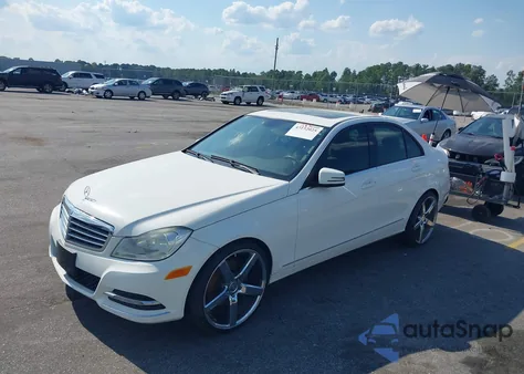 2013 Mercedes-Benz C 300 Luxury 4Matic from USA, damaged, VIN WDDGF8AB5DR251972